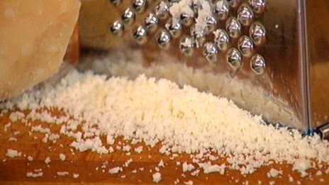 пицца с яйцом и шпинатом