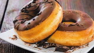 Домашние пончики с шоколадной пастой