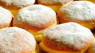 Пончики из рикотты с лимонной цедрой