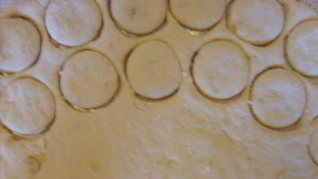 пончики картофельные со смородиновым соусом