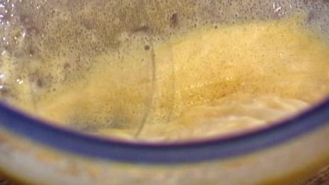 пончики на кефире с корицей и мускатным орехом