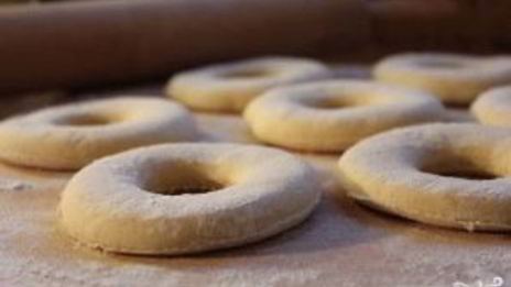 пончики во фритюре