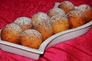 Пышные пончики из творога с корицей