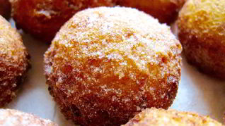 Творожные пончики с корицей