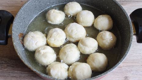 творожные пончики в масле