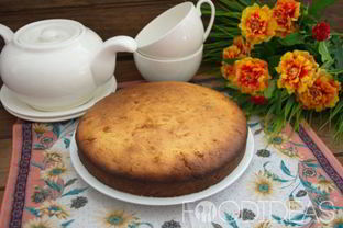 Коврижка с вареньем на кефире