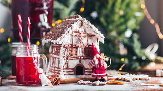 Пряничный домик и рождественские пряники