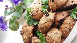 Пряники с кунжутом, изюмом и мятой