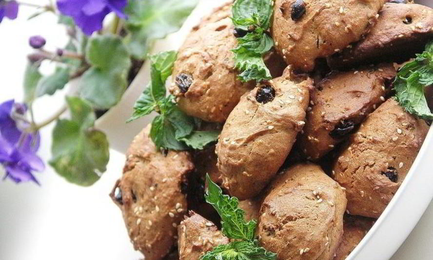 Рецепт пряников с кунжутом, изюмом и мятой