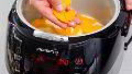 фруктовая шарлотка с шоколадной глазурью в мультиварке