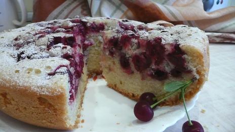 пирог с вишней в мультиварке типа шарлотка