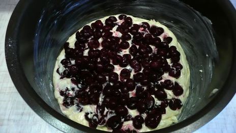 пирог с вишней в мультиварке типа шарлотка