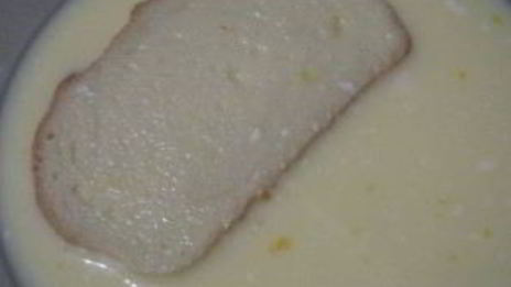 шарлотка из батона с яблоками