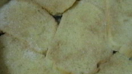 шарлотка из батона с яблоками