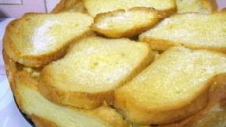 шарлотка из батона с яблоками