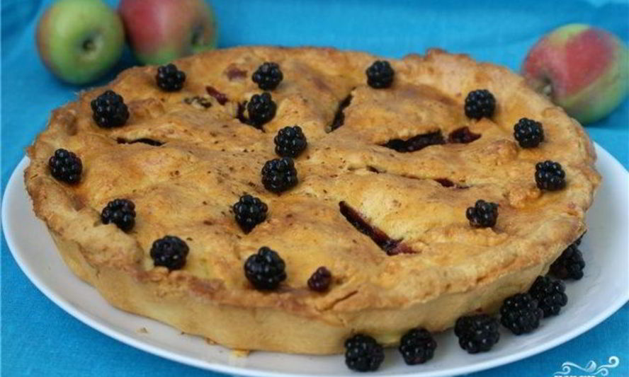 Рецепт шарлотки с ежевикой