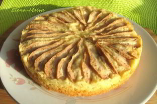 Шарлотка с грушами