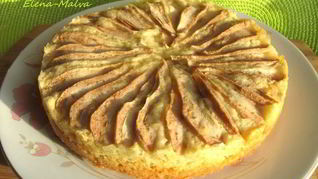 Шарлотка с грушами