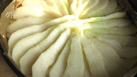 шарлотка с грушами