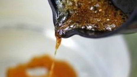 шарлотка с карамелизированными яблоками