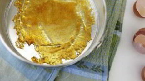 шарлотка с карамелизированными яблоками