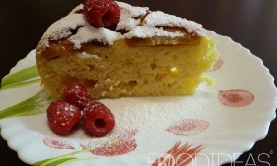 Рецепт шарлотки с персиками в мультиварке