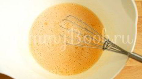 шарлотка с ревенем в мультиварке