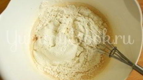 шарлотка с ревенем в мультиварке