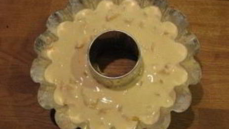 шарлотка с яблоками на кефире