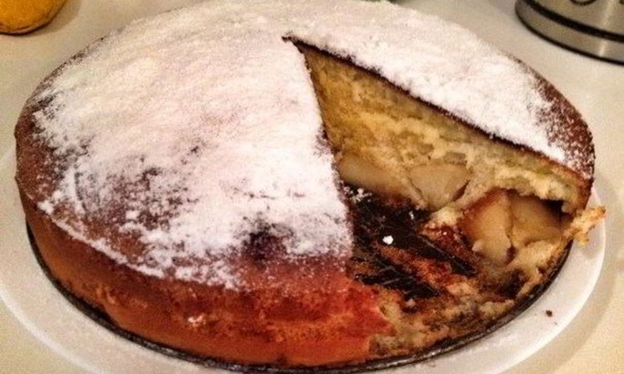 Рецепт шарлотки с яблоками в меде