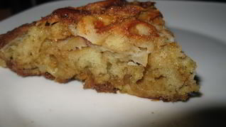 Сочная шарлотка с глазурью