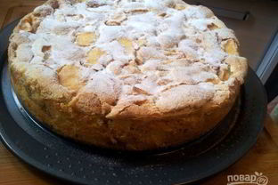 Яблочная шарлотка