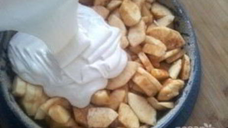 яблочная шарлотка