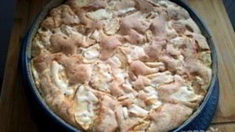 яблочная шарлотка