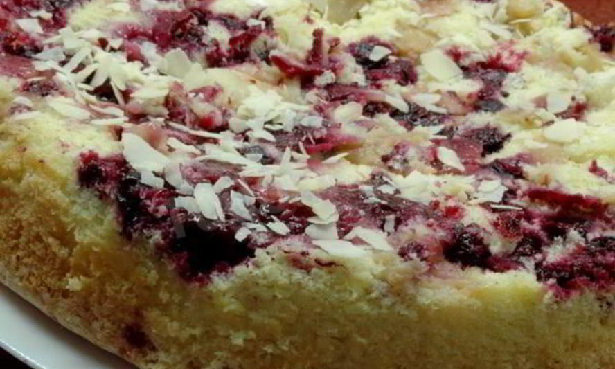 Рецепт яблочно-смородиновой шарлотка