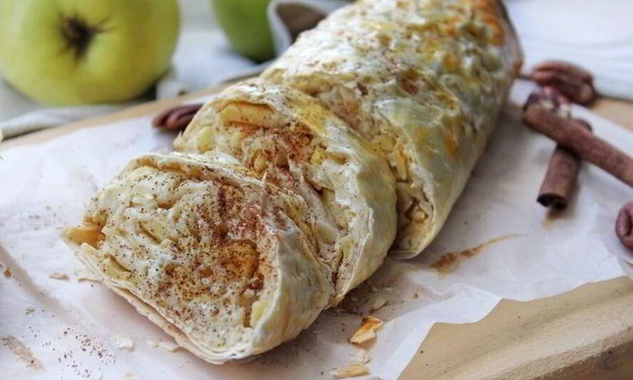 Рецепт ленивого полезного штруделя