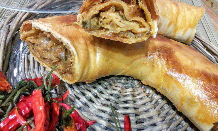 Рецепт лукового штруделя на вытяжном тесте