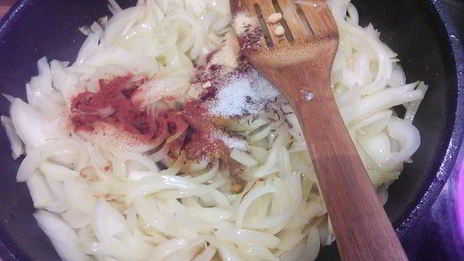 луковый штрудель на вытяжном тесте