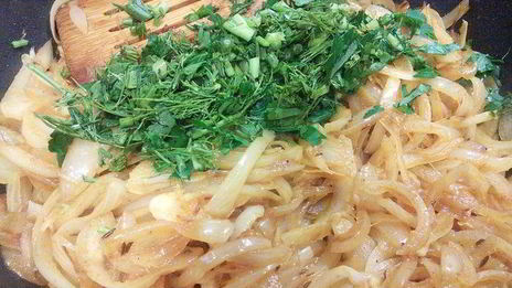 луковый штрудель на вытяжном тесте