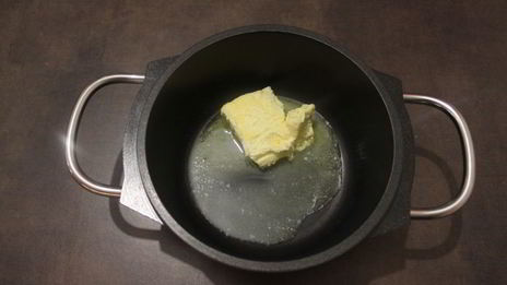 мясной штрудель под соусом бешамель