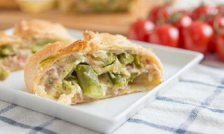 Рецепт штруделя из спаржи с ветчиной