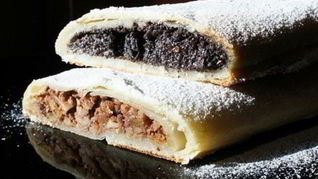 Штрудель из творожного теста с маком и яблоками