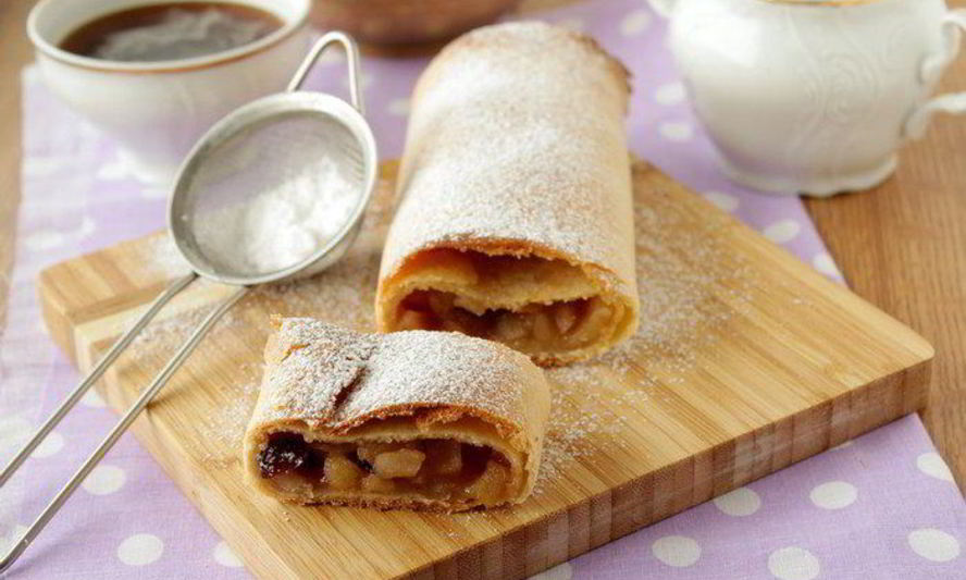 Рецепт штруделя из творожного теста с яблоками и клюквой