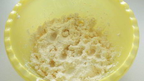 штрудель из творожного теста с яблоками и клюквой