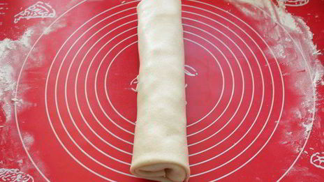 штрудель из творожного теста с яблоками и клюквой