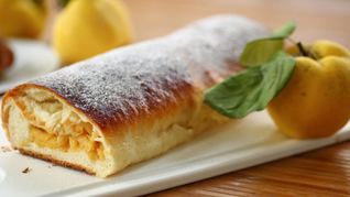 Штрудель с айвой