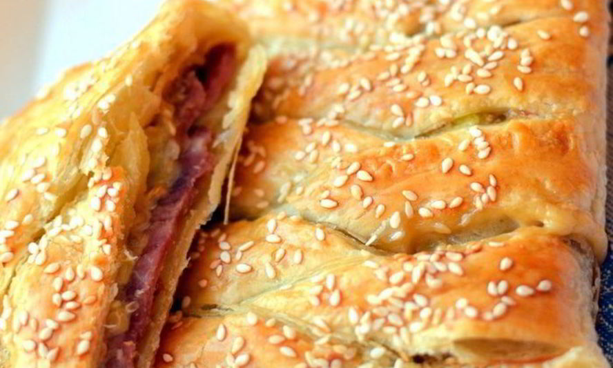 Рецепт штруделя с кабачками, ветчиной и сыром