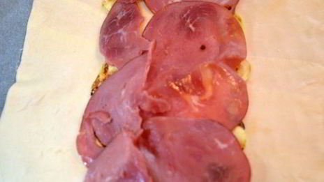 штрудель с кабачками, ветчиной и сыром