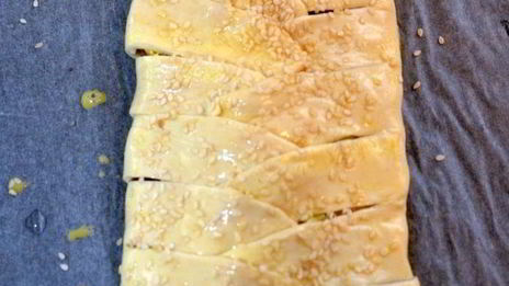 штрудель с кабачками, ветчиной и сыром