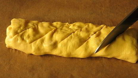 штрудель с крабовыми палочками